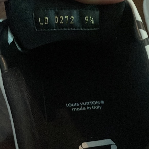 Louis Vuitton Sneakers Black and White Size 11 never worn with box - Picture 6 of 7